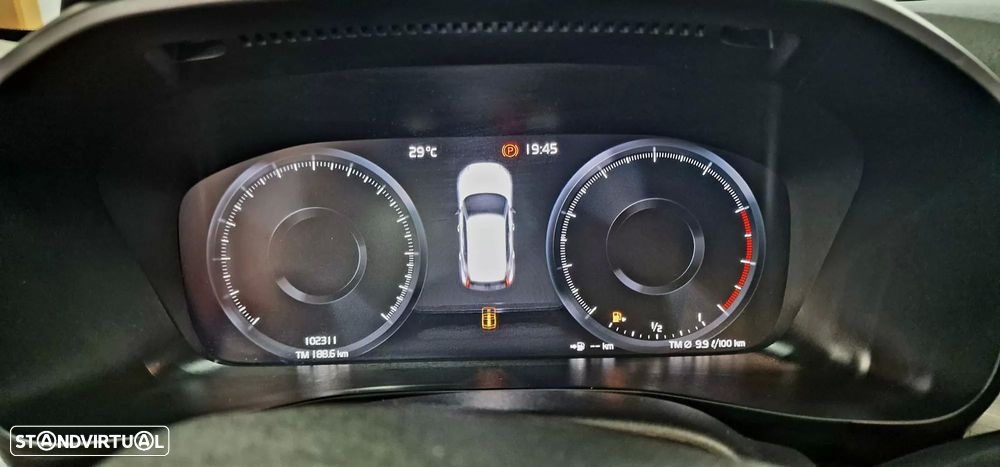 Volvo XC 40 1.5 T2 Momentum Plus Geartronic - 31