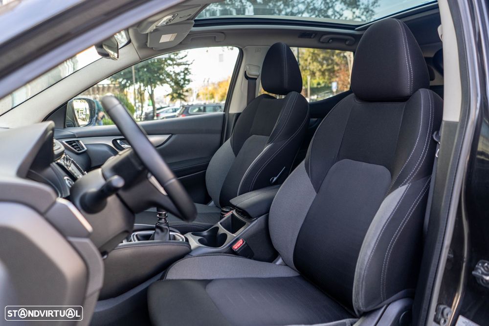 Nissan Qashqai 1.2 DIG-T N-Connecta 18 - 40