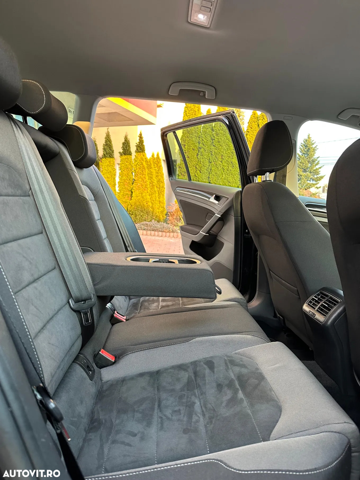 Volkswagen Golf 1.6 TDI DSG Highline - 19