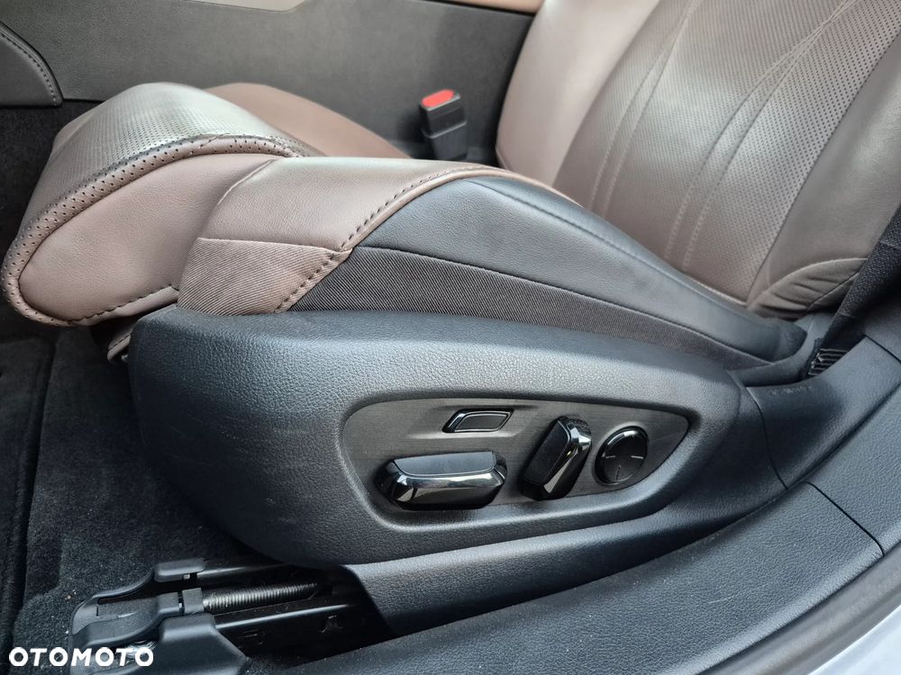 Lexus ES 300h Prestige - 12