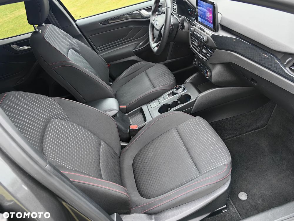 Ford Focus 1.5 EcoBlue Start-Stopp-System ST-LINE - 36