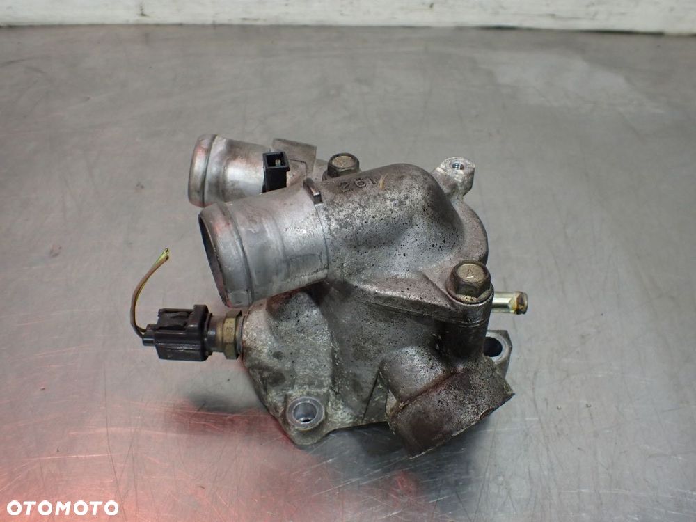 OBUDOWA TERMOSTATU MITSUBISHI OUTLANDER - 1