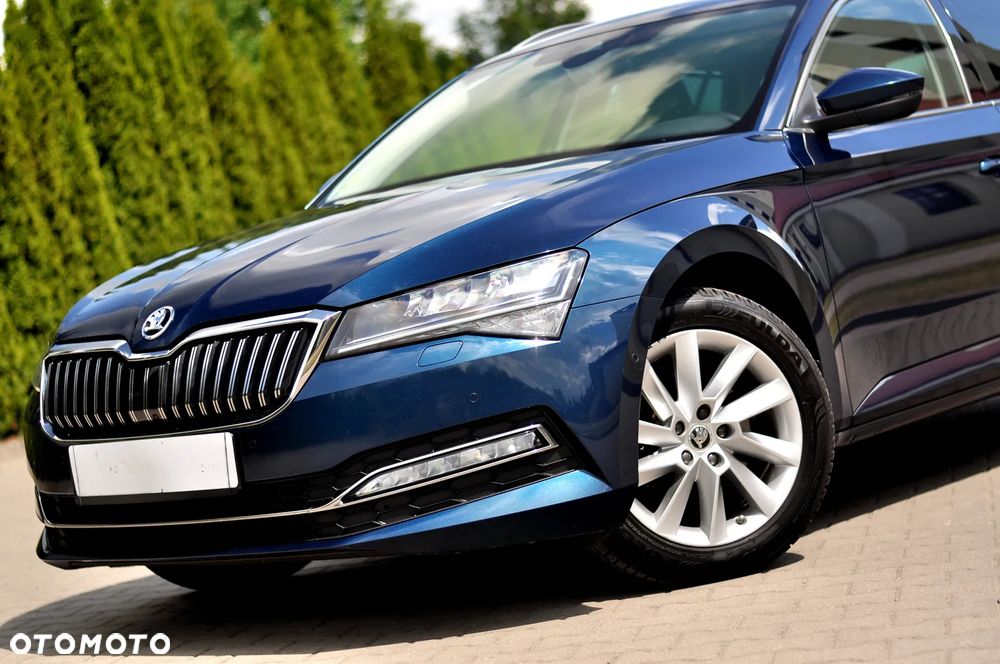 Skoda Superb 2.0 TDI DSG Premium Edition - 1