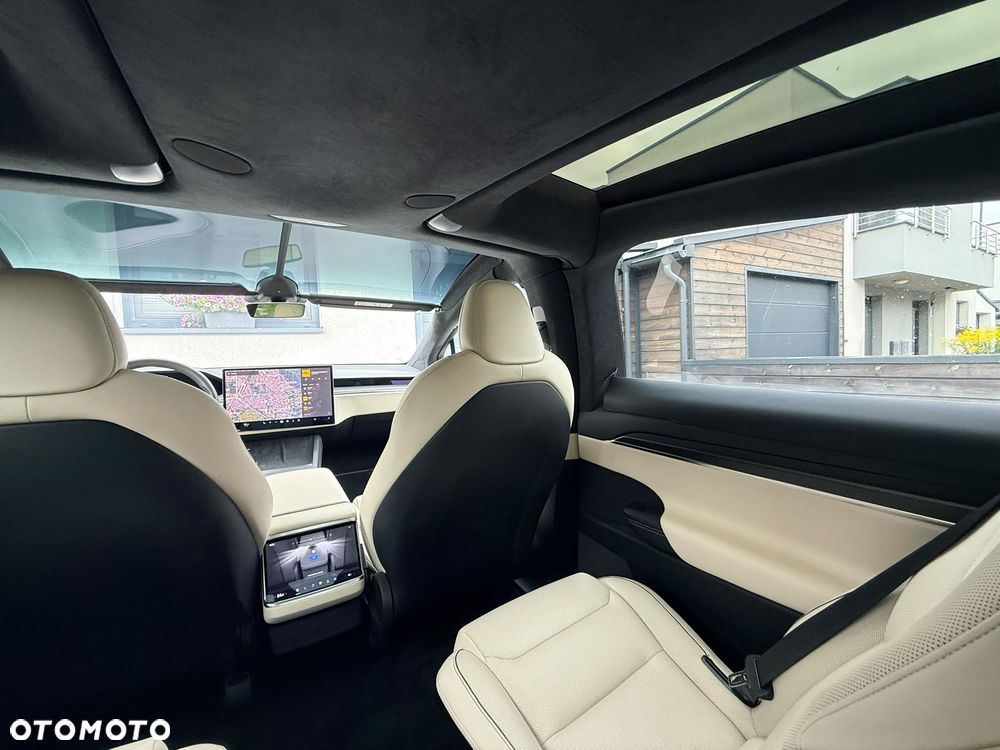 Tesla Model X Plaid - 28