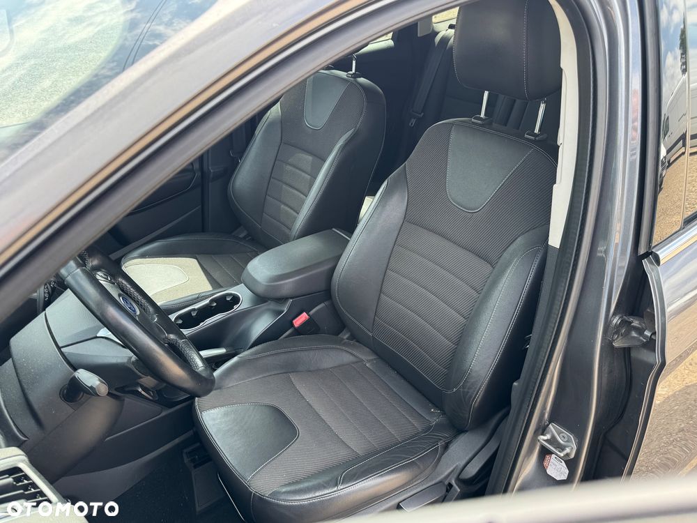 Ford Kuga 2.0 TDCi 4x4 Titanium - 12