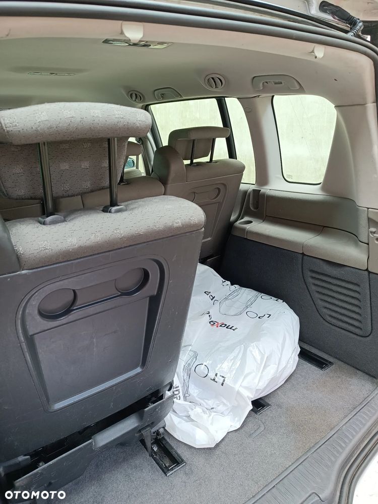 Renault Grand Espace 2.0 Dynamique - 29