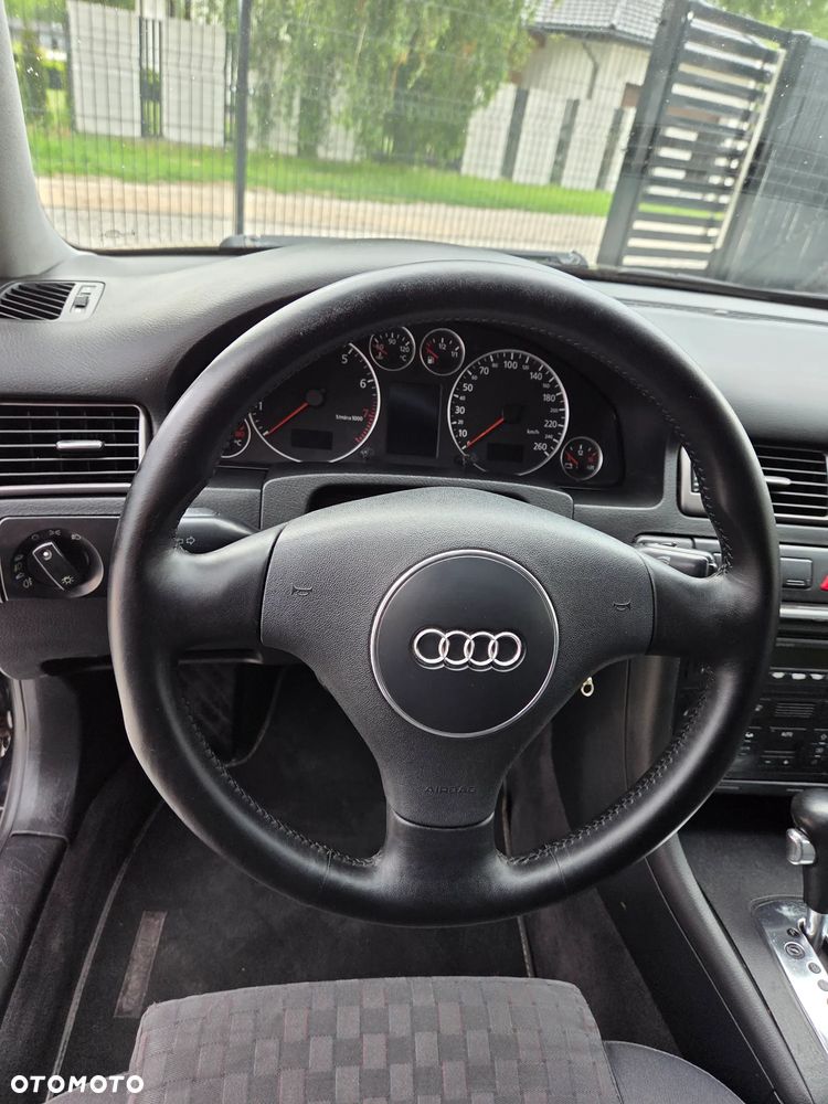 Audi A6 Avant 2.4 Multitronic - 26