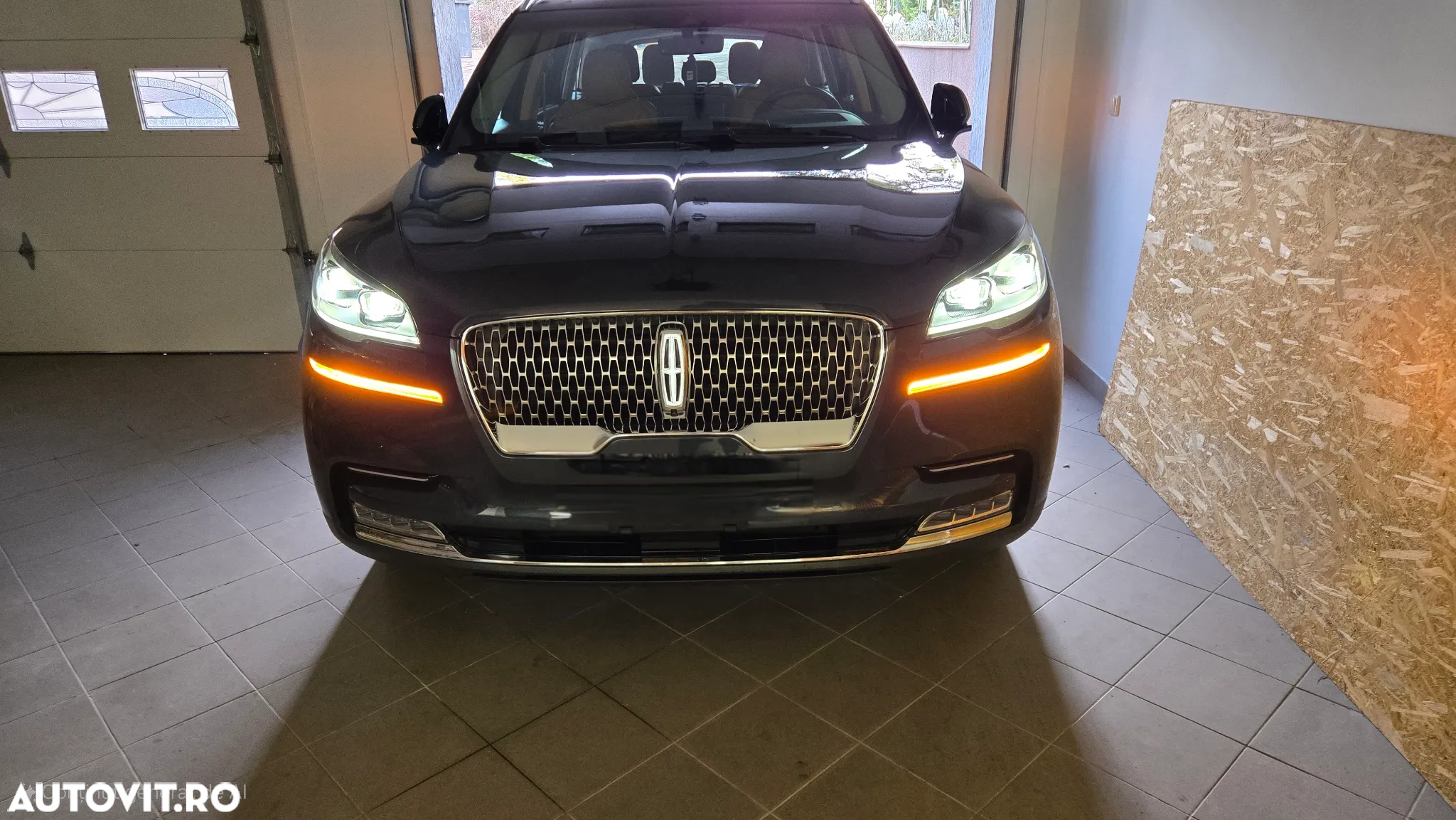 Lincoln Aviator - 23