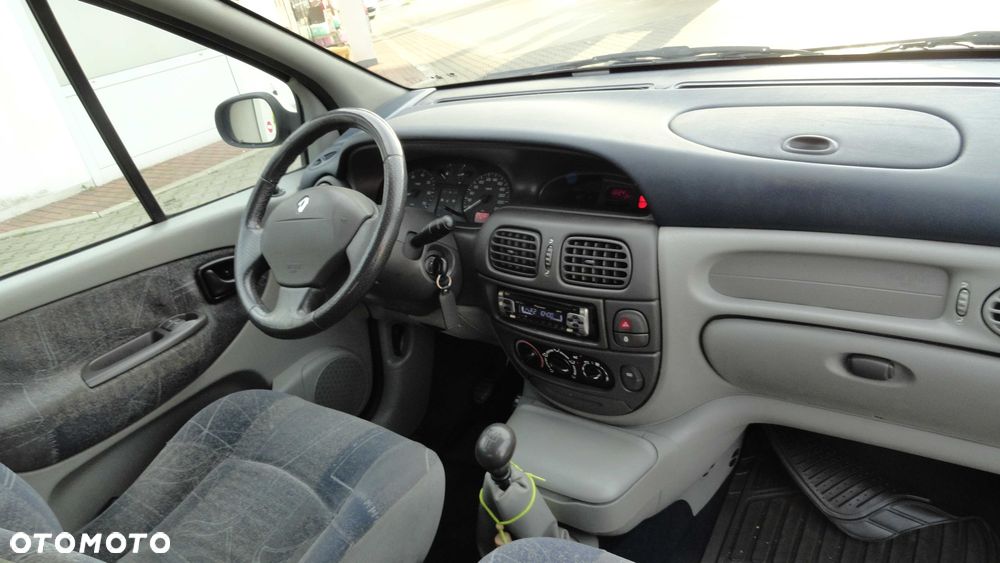 Renault Scenic - 8