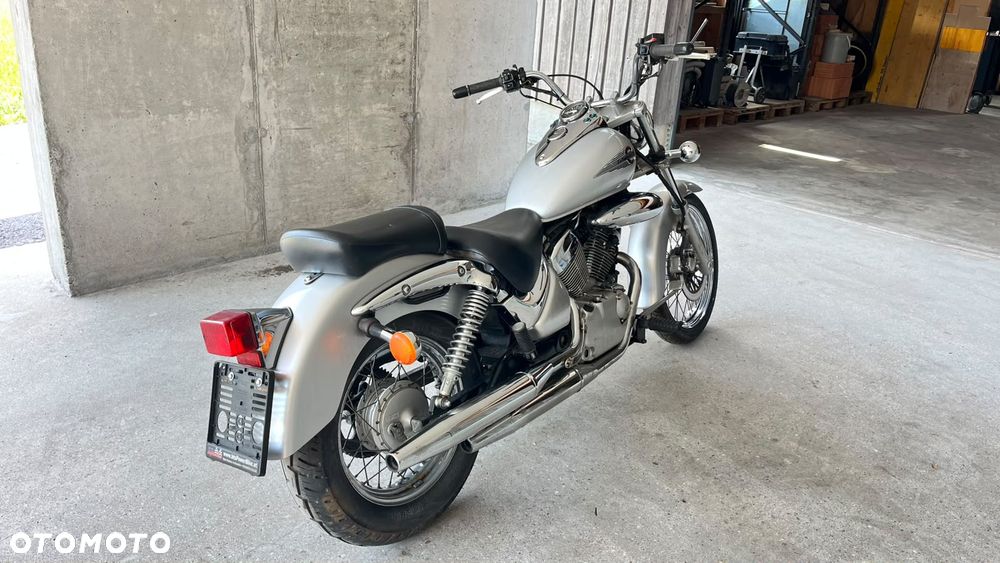 Suzuki Intruder - 2