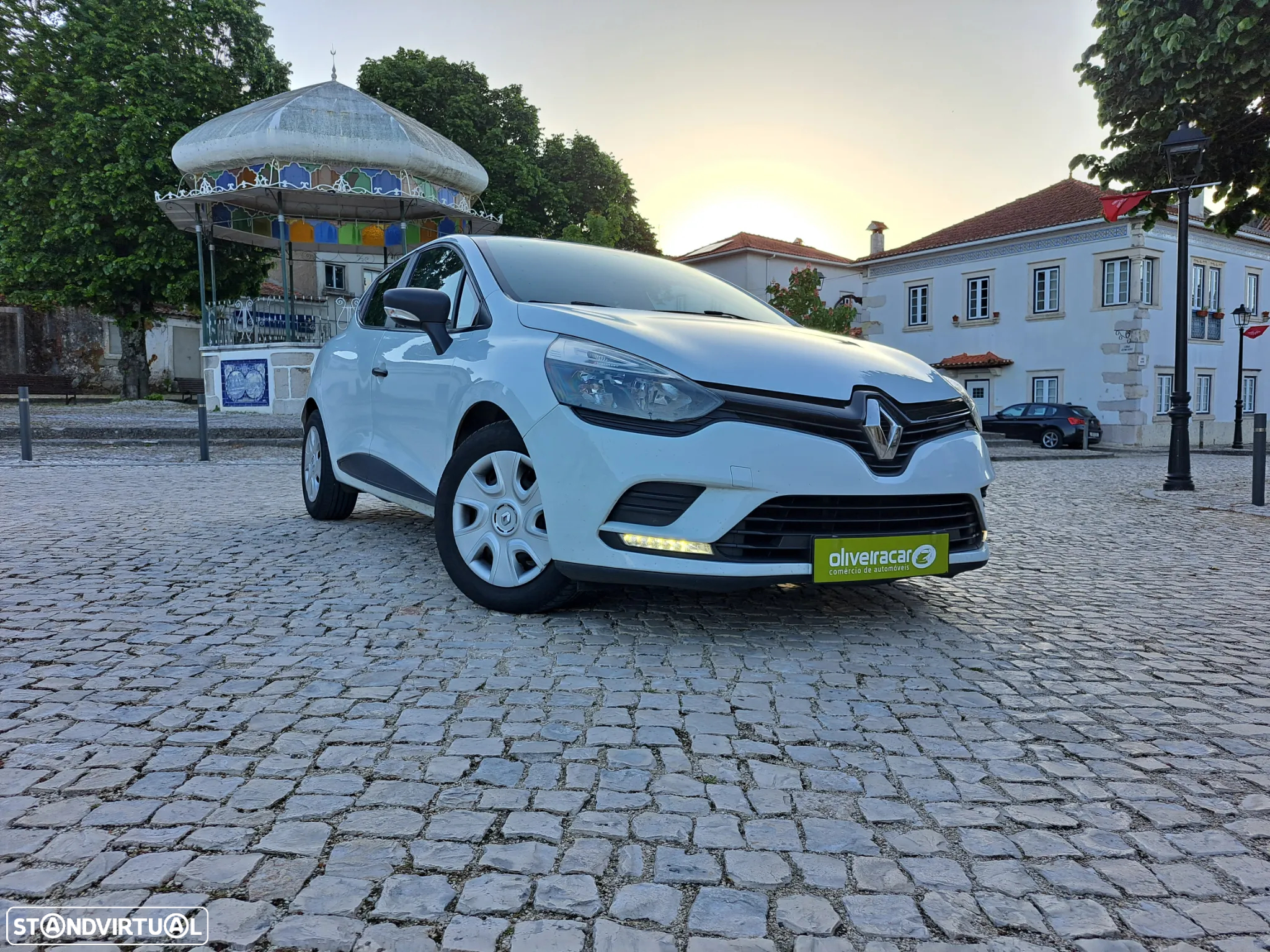Renault CLIO - 9