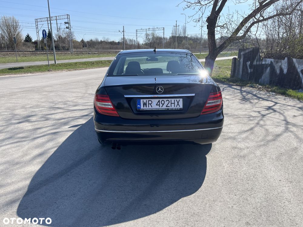 Mercedes-Benz Klasa C 180 CGI BlueEff Avantgarde - 7