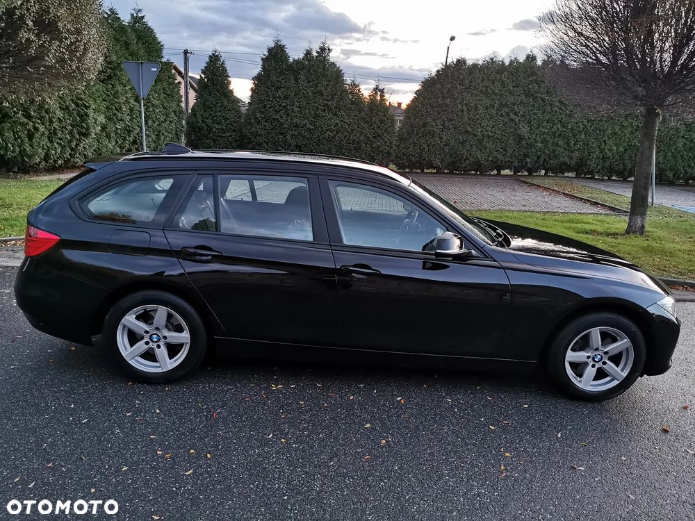 BMW Seria 3 320d Touring xDrive - 10
