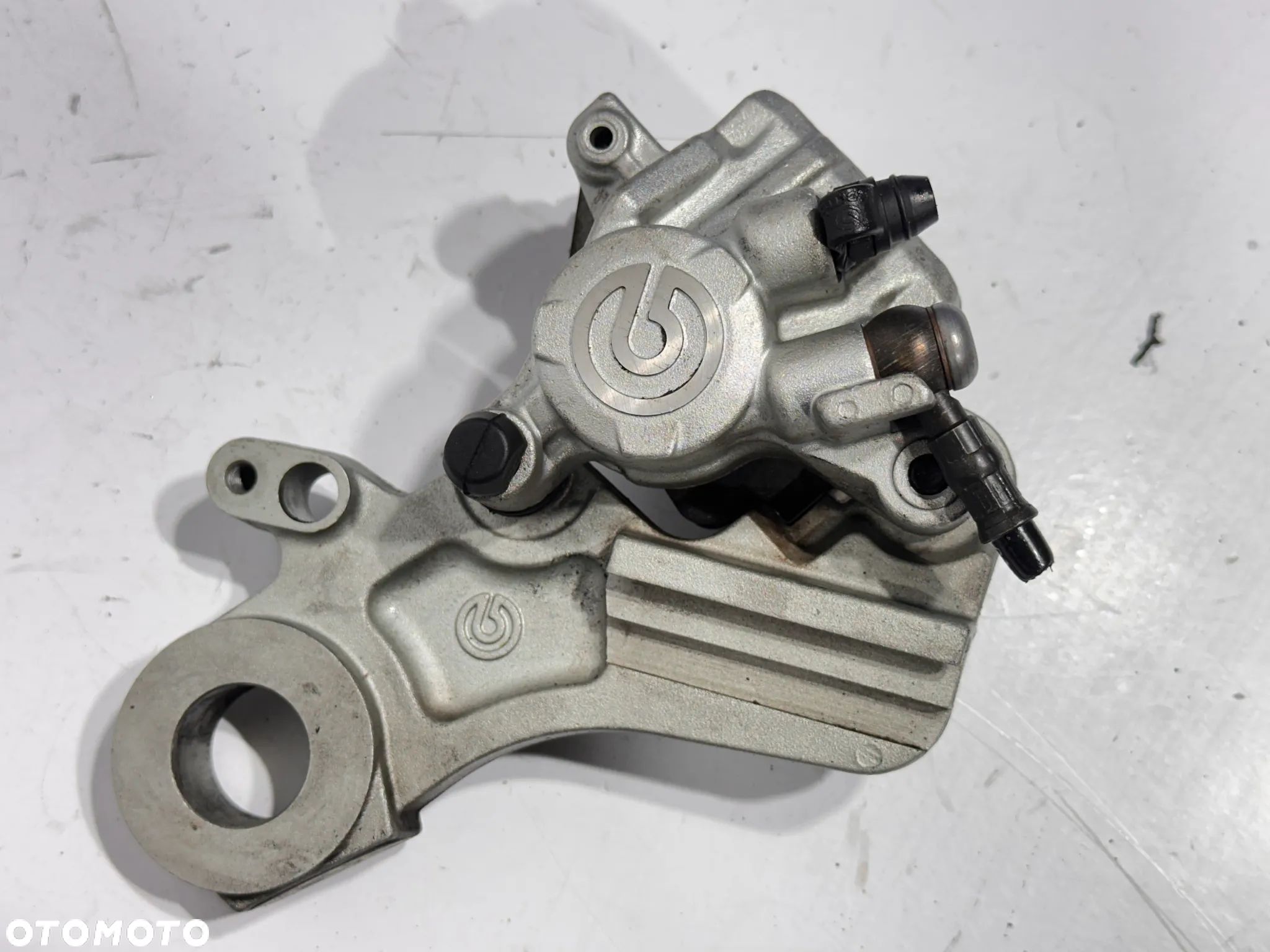 Zacisk tył   KTM Duke 690   12-15R - 1