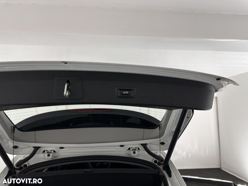 BMW X1 sDrive16d Sport Line - 16