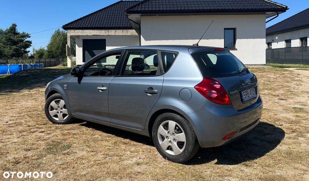 Kia Ceed 1.4 CVVT Attract - 6