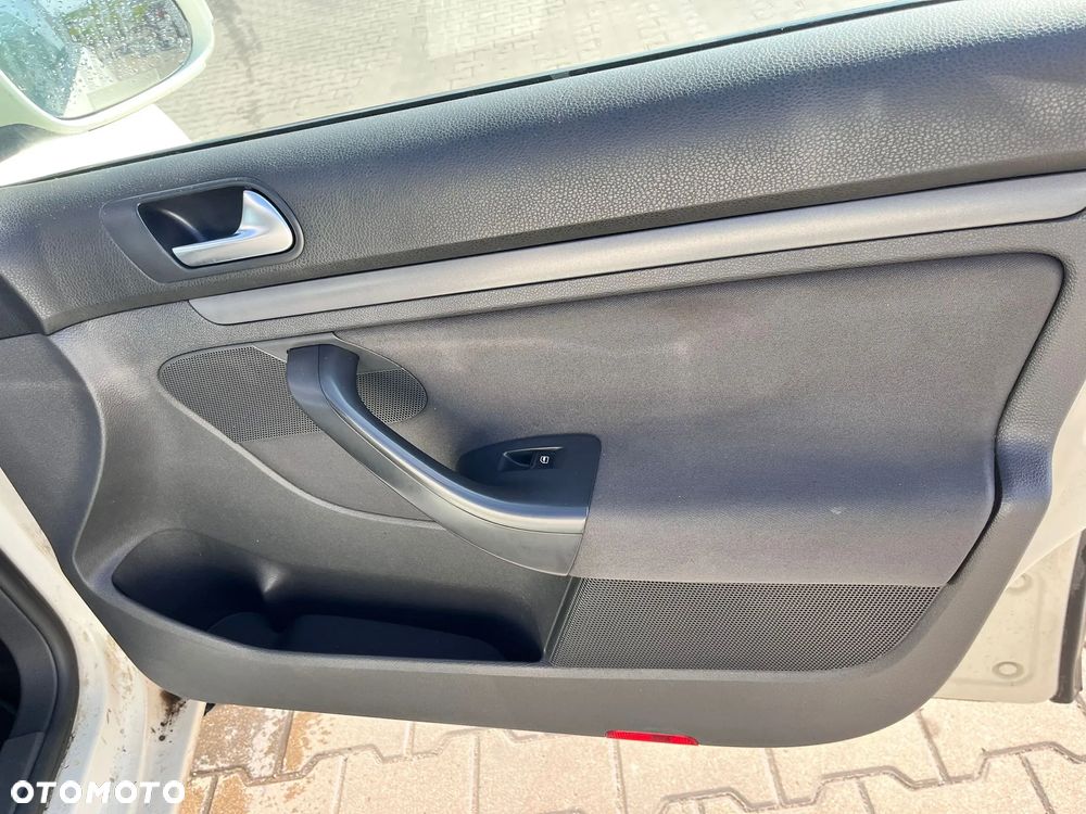 Volkswagen Golf V 1.9 TDI Trendline - 8