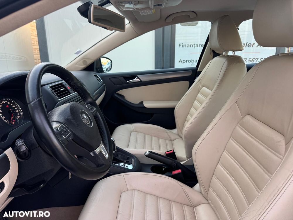 Volkswagen Jetta 1.6 TDI DSG Highline - 10