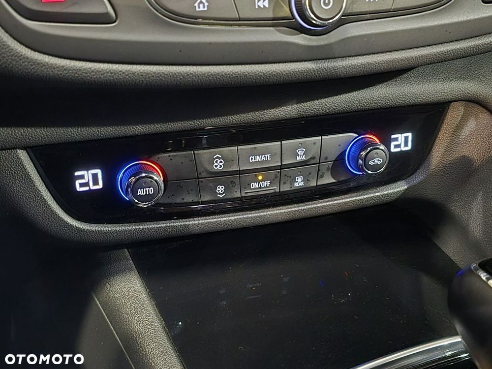 Opel Insignia - 24