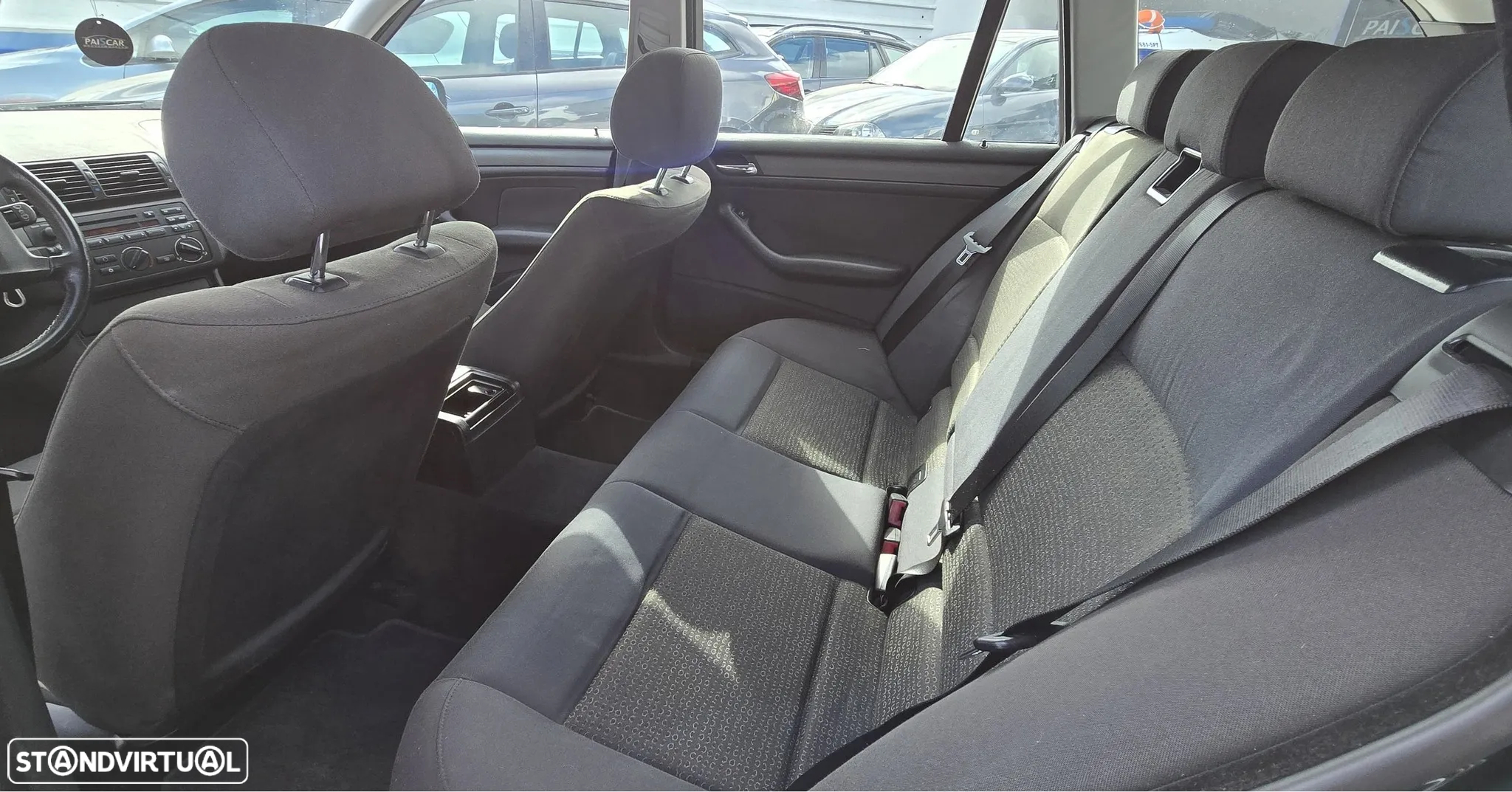 BMW 318 d Touring - 10