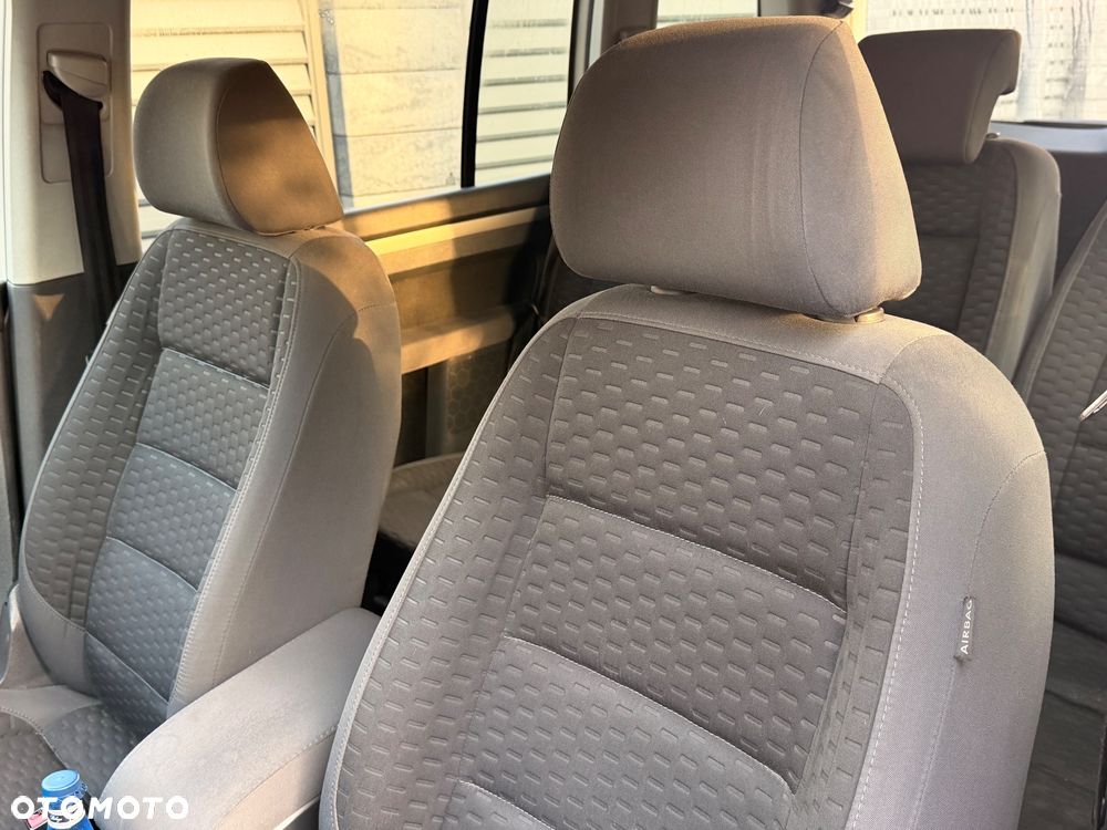 Volkswagen Touran - 2