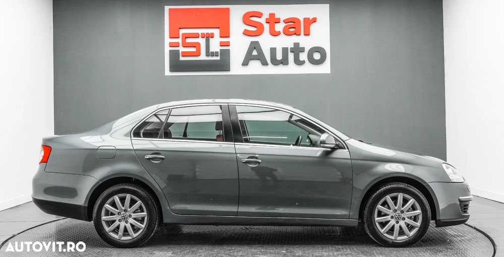 Volkswagen Jetta 1.9 TDI Sportline DSG - 10