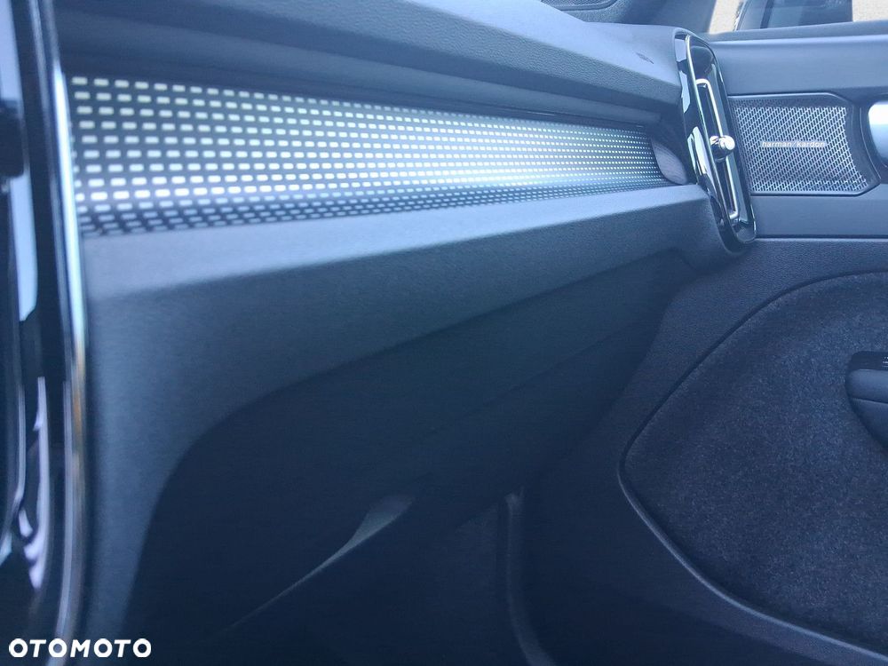 Volvo XC 40 - 24
