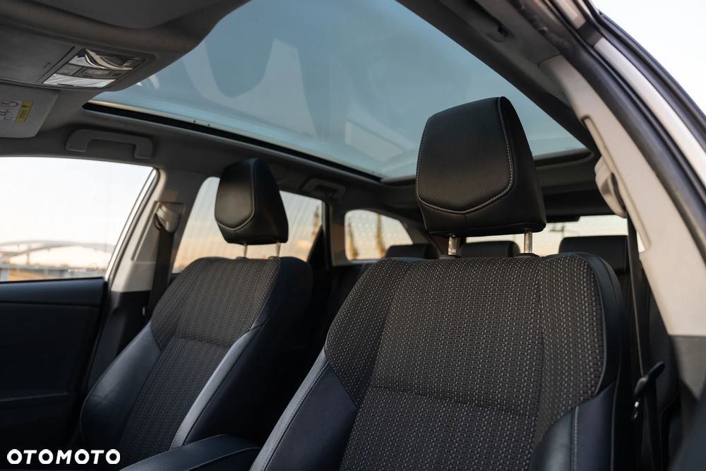 Toyota Auris 1.8 HSD Luna - 22