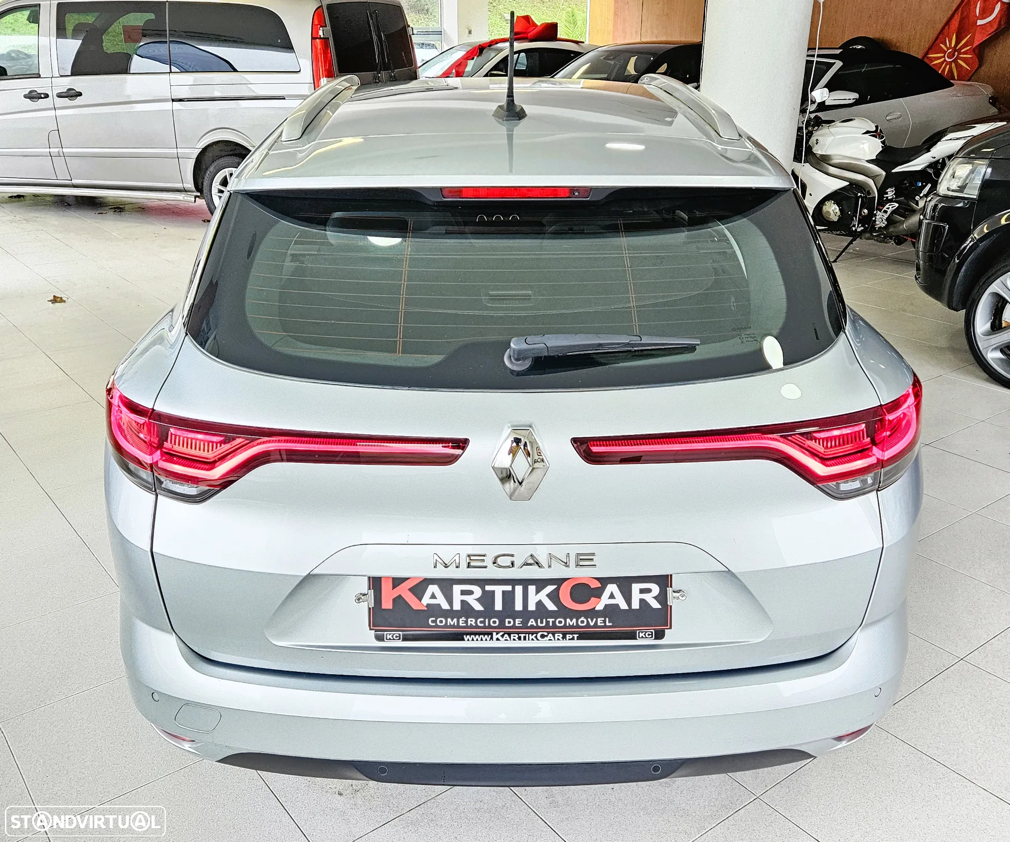 Renault Mégane Sport Tourer TCe 115 GPF ZEN - 8