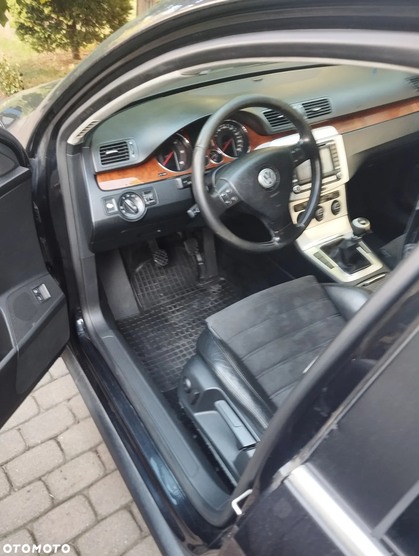 Volkswagen Passat 2.0 TDI DPF Highline - 13