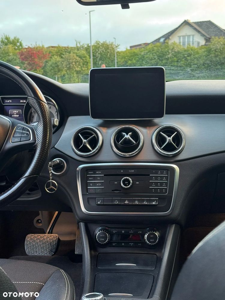 Mercedes-Benz CLA 250 4-Matic Urban - 10