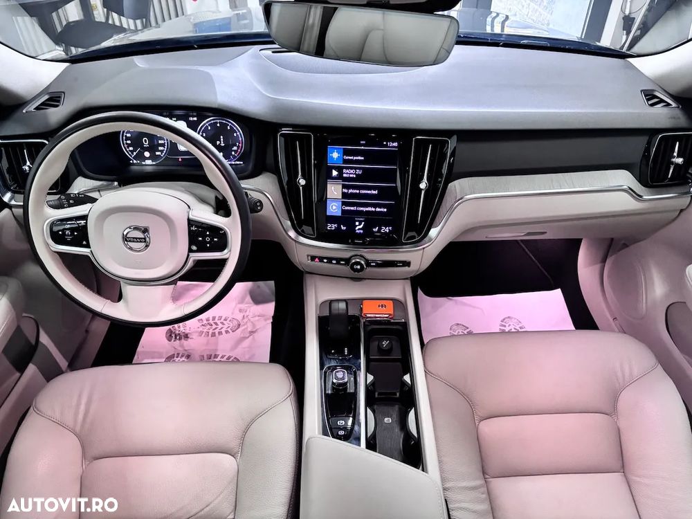 Volvo V60 V60CC B5 MHEV AT AWD Plus Bright - 24