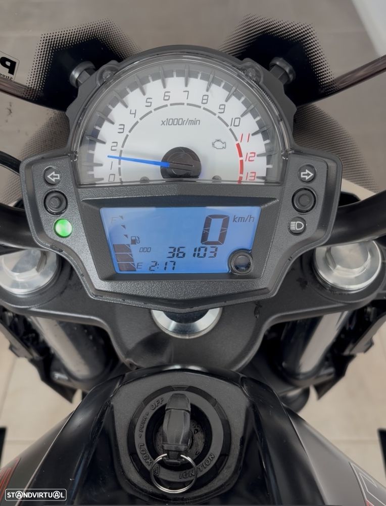 Kawasaki ER - 8