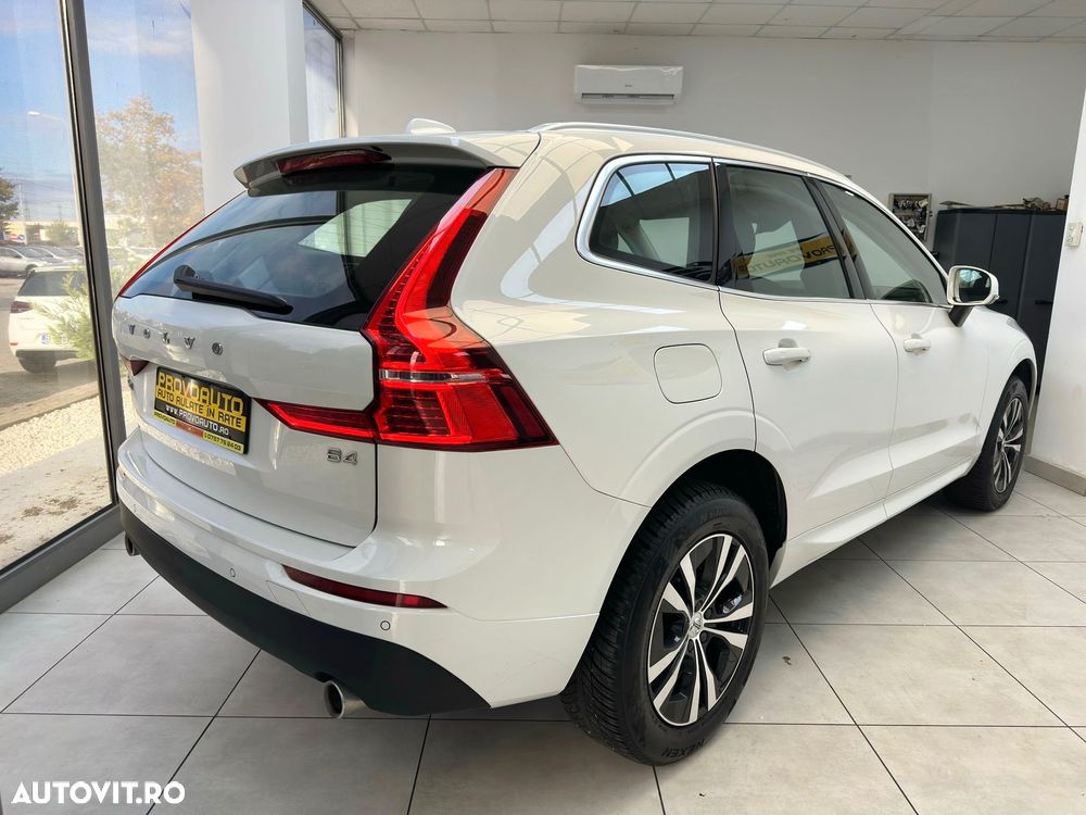 Volvo XC 60 B4 MHEV Momentum Pro - 4