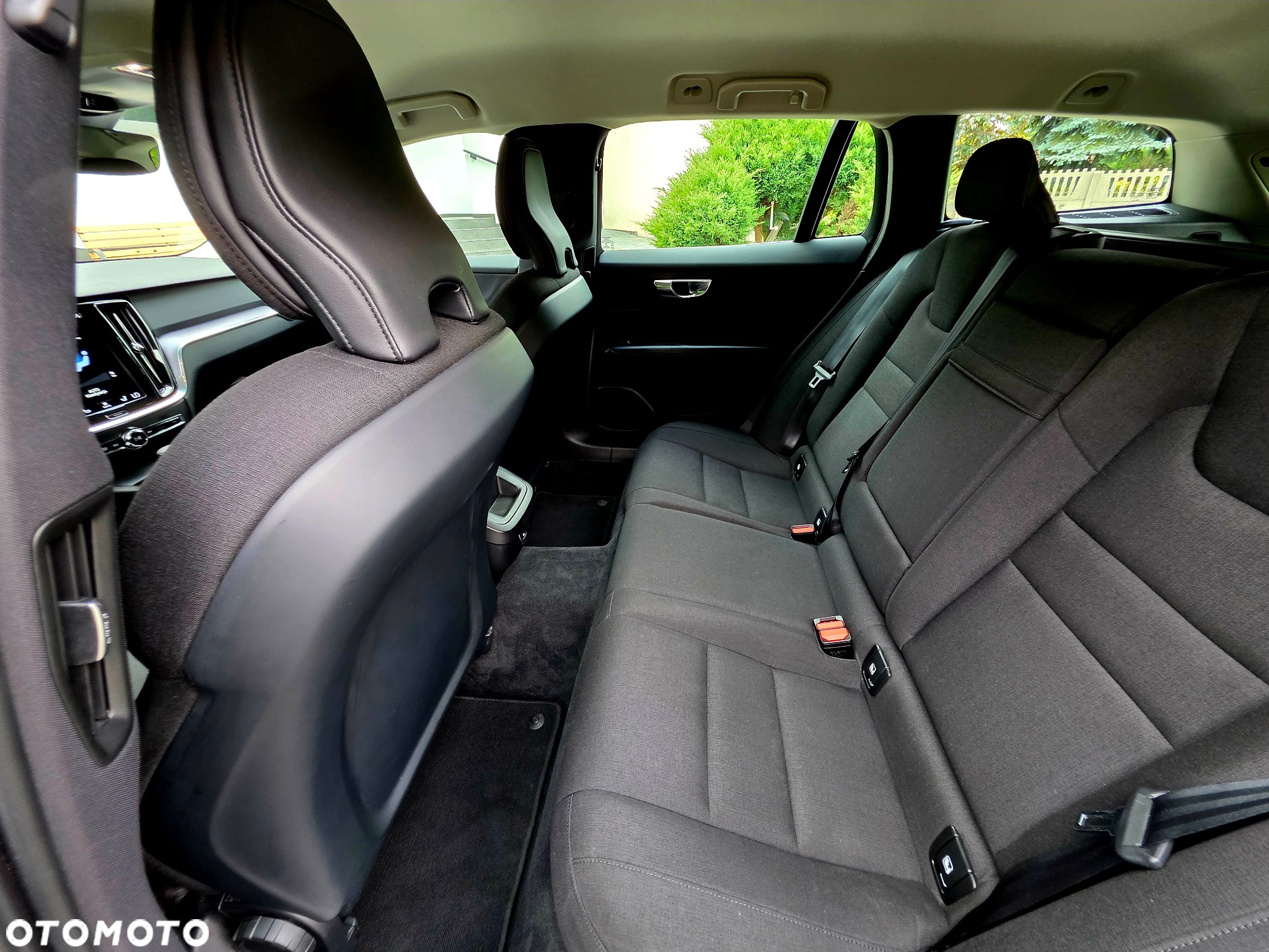 Volvo V60 D4 Momentum Pro - 24