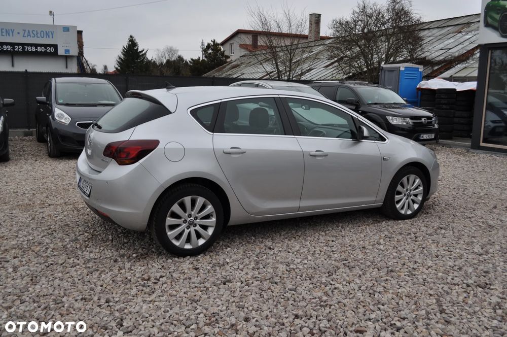 Opel Astra 1.4 Turbo Exklusiv - 4