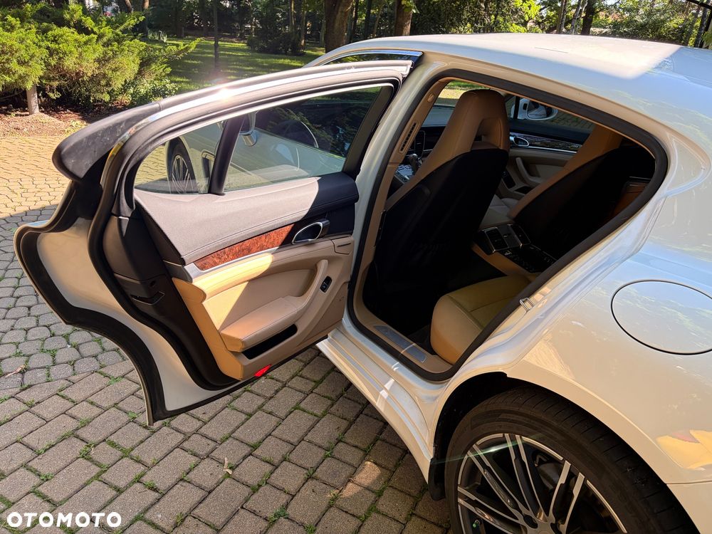 Porsche Panamera - 18