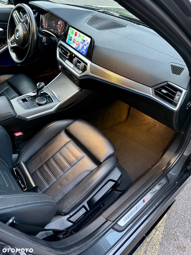 BMW Seria 3 318d M Sport Shadow - 15
