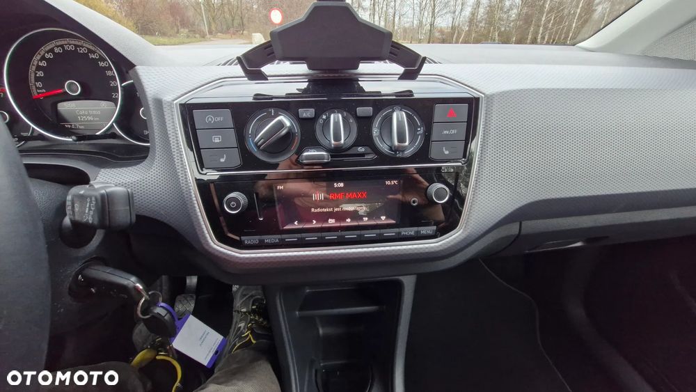 Volkswagen up! Active - 15