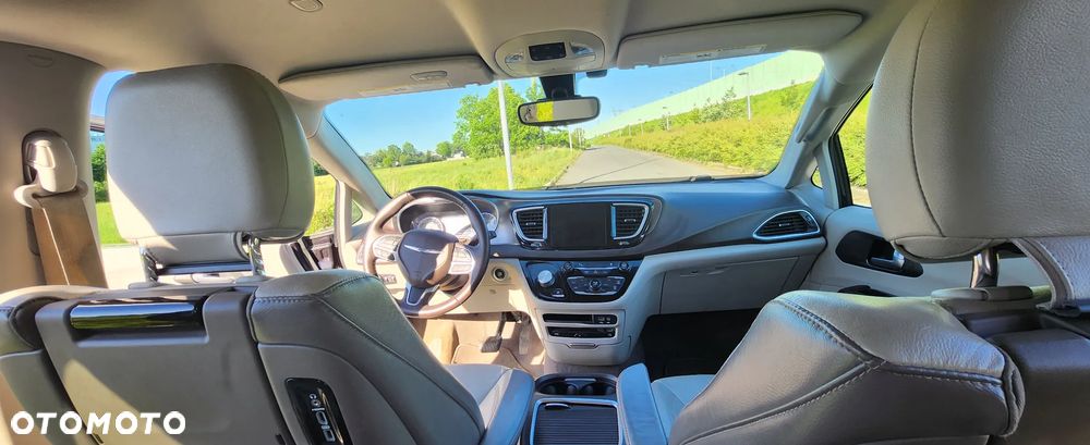 Chrysler Pacifica - 13