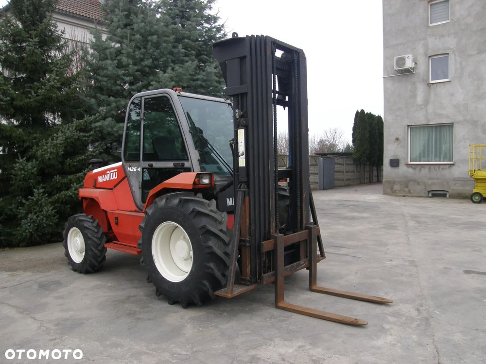 Manitou M26-4 4x4 2004 2100h maszt 10m kosz sprowadzony - 16