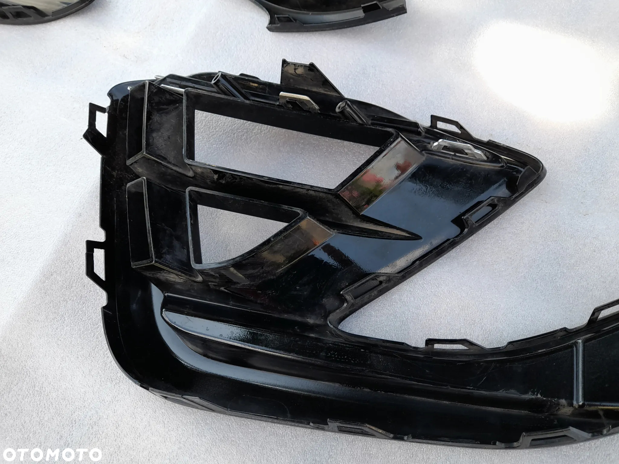 LEWA KRATKA CHROM ZDERZAKA VARTEON LIFT R-LINE  3G8853665E - 9