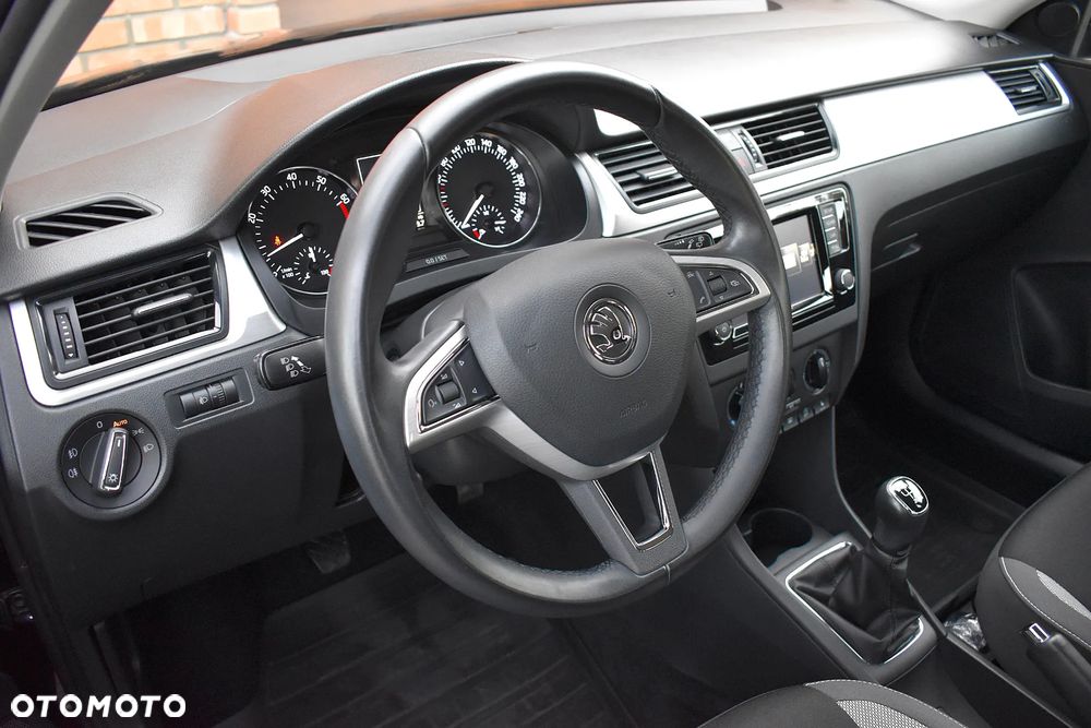 Skoda RAPID 1.2 TSI Ambition - 16