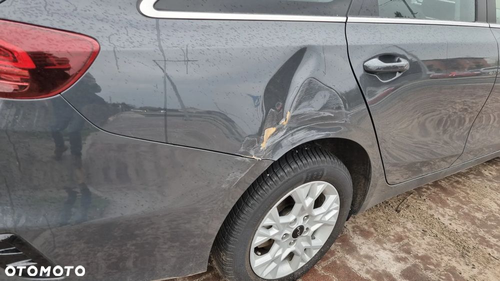 Kia Ceed 1.6 CRDi Eco-Dynamics+ (48V Mild-Hybrid) DCT7 GT Line - 6