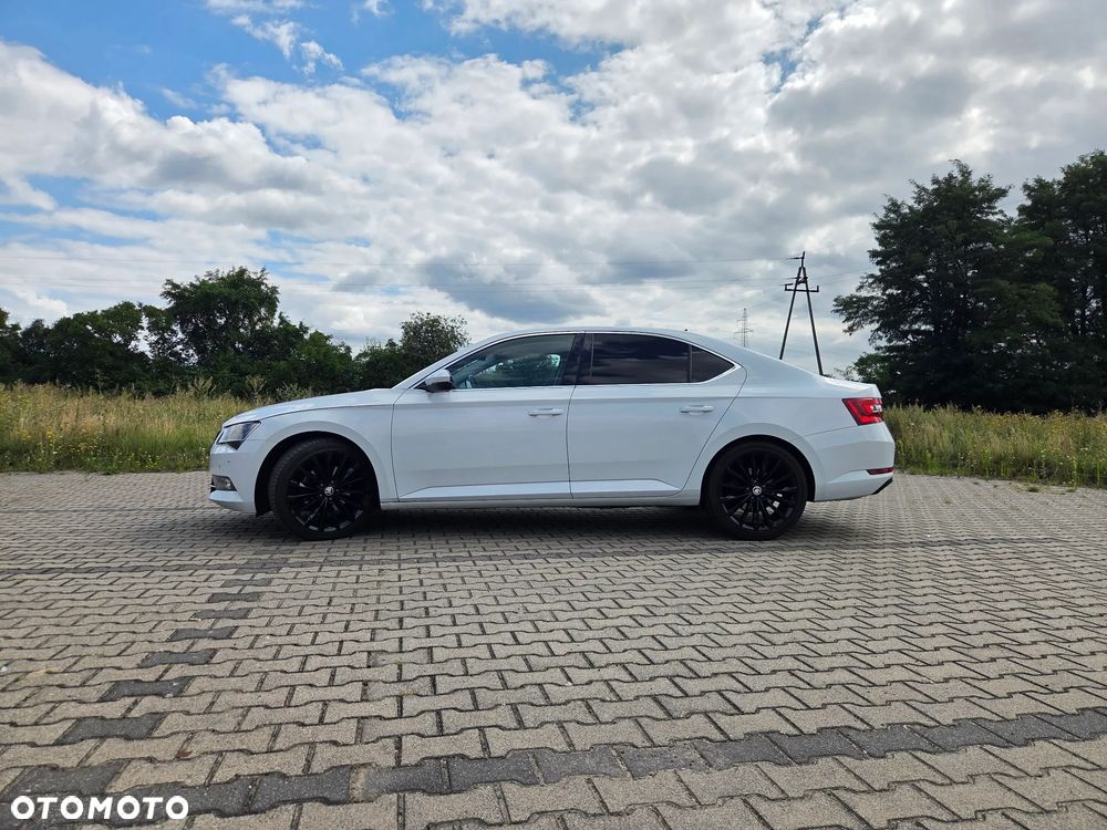 Skoda Superb 2.0 TDI Ambition DSG - 19