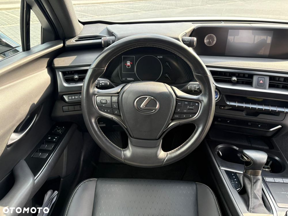 Lexus UX - 24