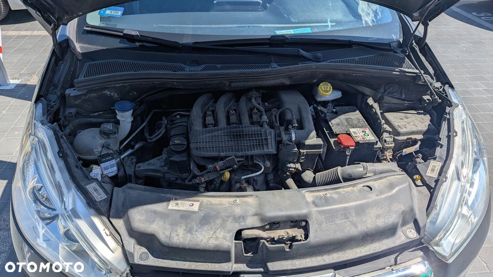 Peugeot 208 1.2 PureTech Allure - 26