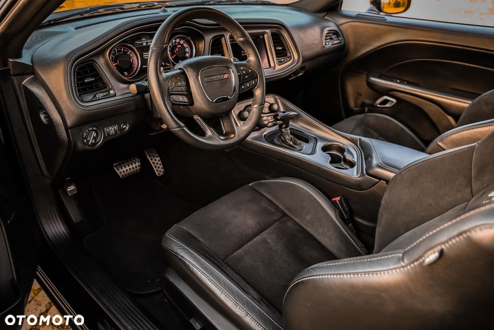 Dodge Challenger 6.4 Scat Pack - 19