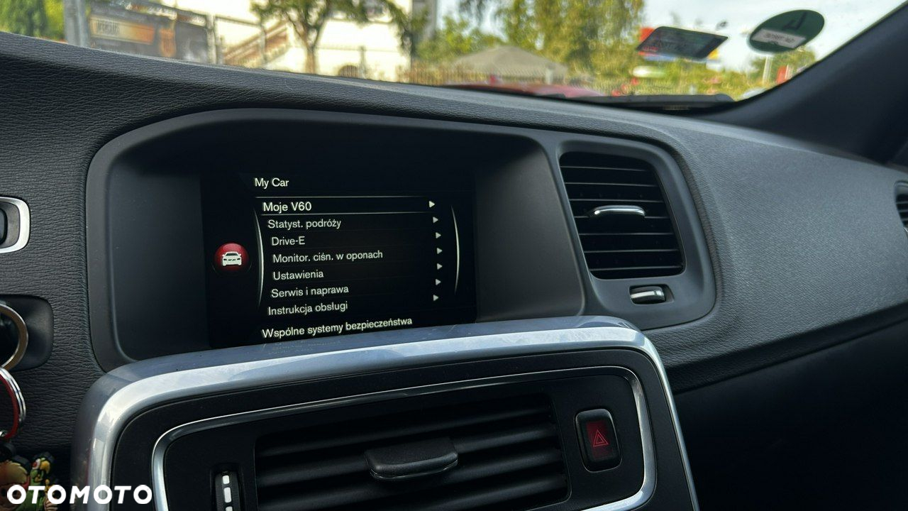 Volvo V60 Cross Country - 14
