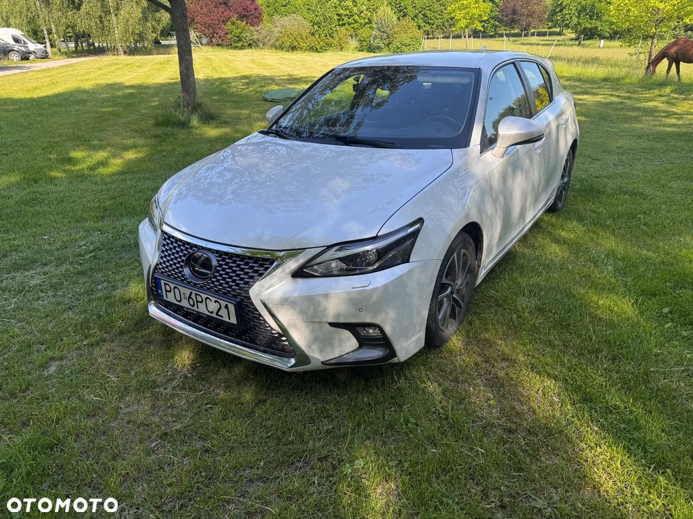 Lexus CT - 1